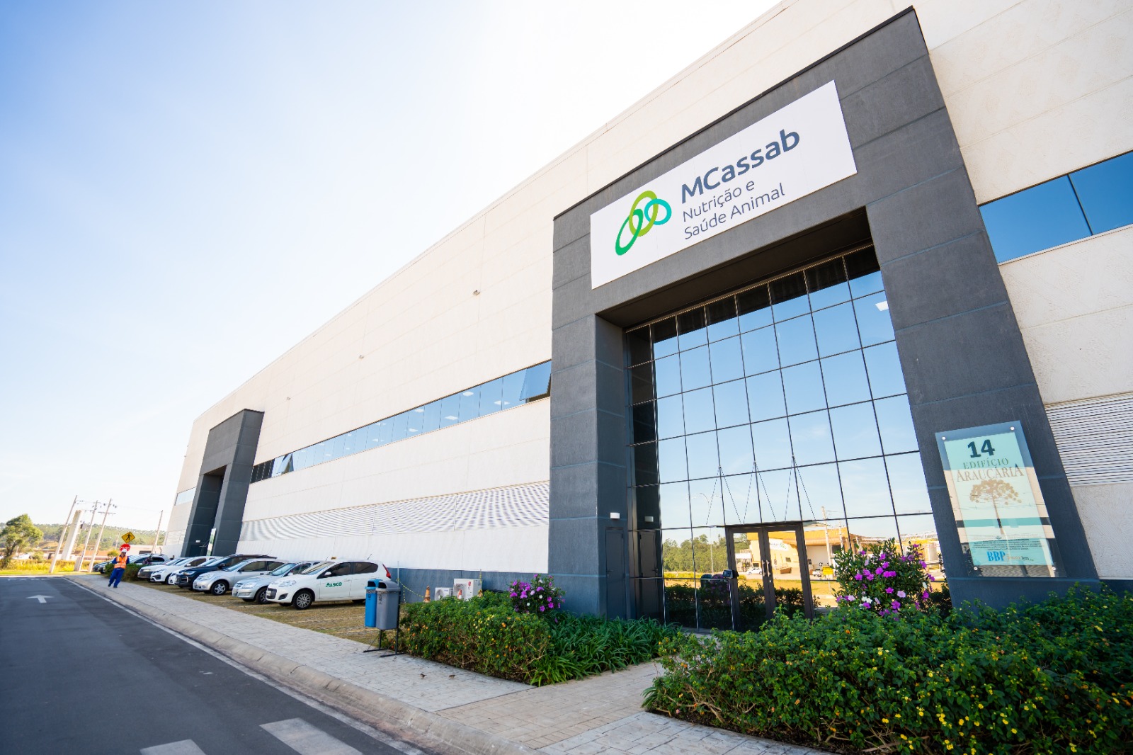 MCassab fortalece o compromisso com a sustentabilidade e compensa 138 mil toneladas de resíduos