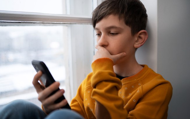 Cerca de 4 em cada 10 crianças usam IA para apoio emocional